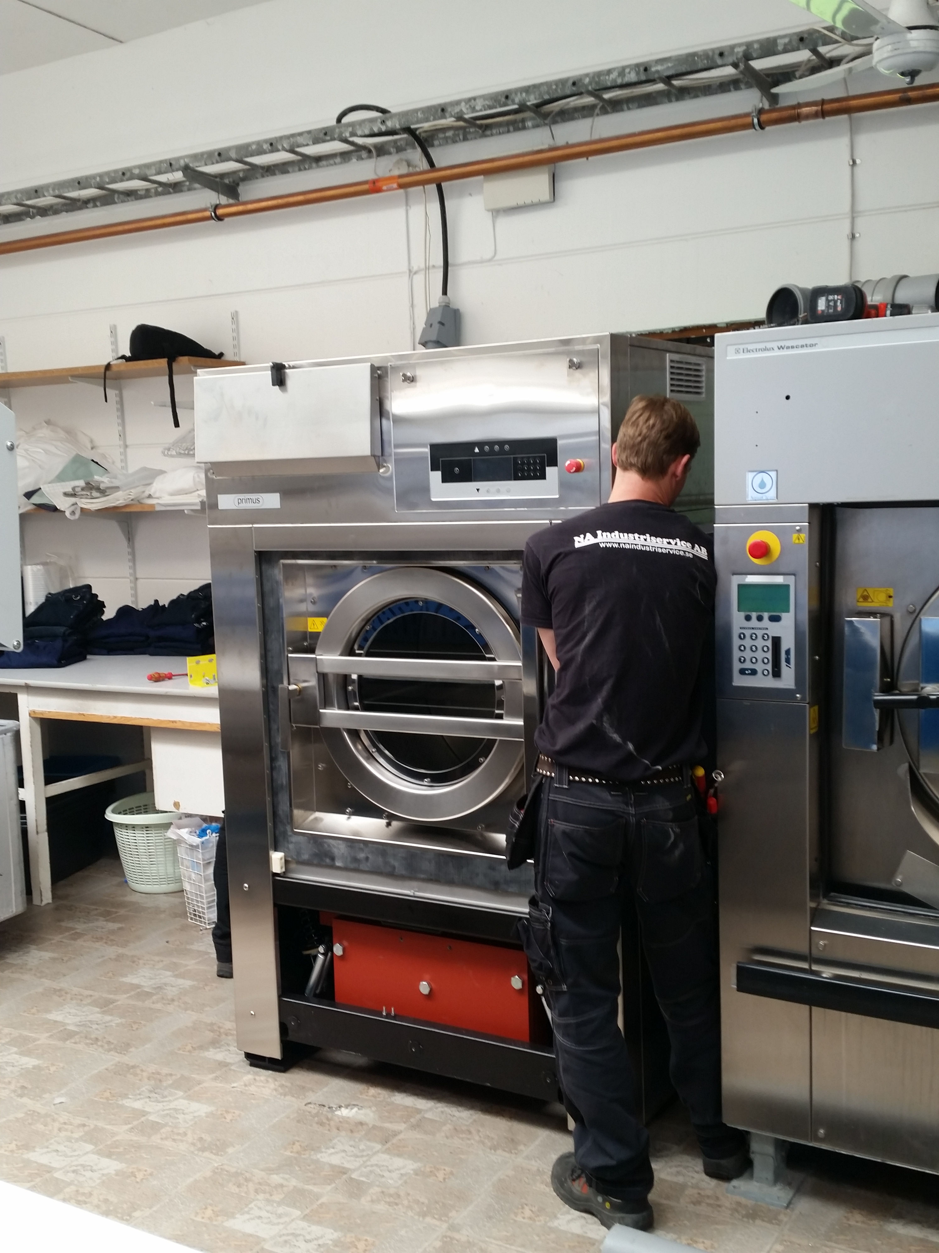 Installation av 40 kg's tvättmaskin
